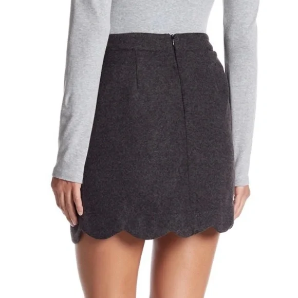 {HYFVE} Scallop Hem Mini Skirt with Pockets in Grey - Women's Medium - NWT - Picture 2 of 12